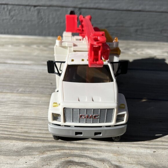 11" DG PRODUCTIONS -1996-2-1 Alliant Energy Pole Setter Auger Digger Truck - Picture 7 of 16